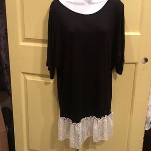 🎀BRAND NEW FROM BOUTIQUE🎀Black lace trim top